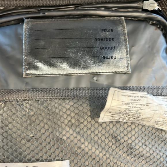 Pottery barn kids Batman glow in dark insulated lunch box - Picture 4 of 9